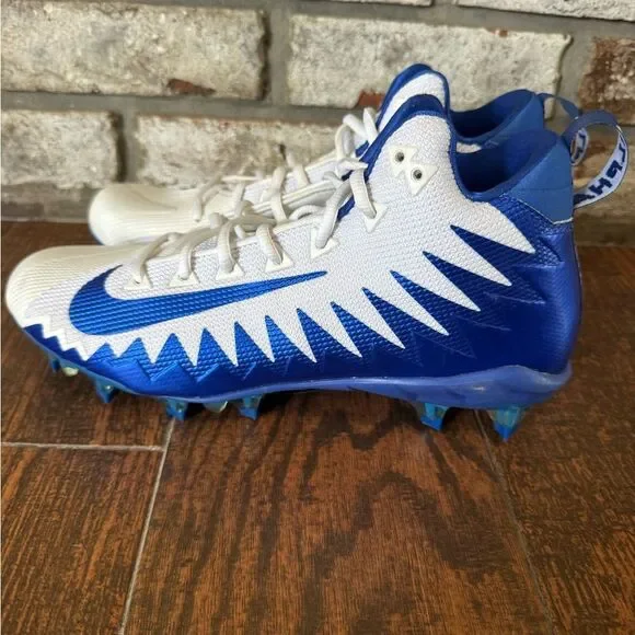 Nike White and Blue Athletic Cleats - Picture 5 of 8